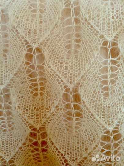 Пуховый платок паутинка белый