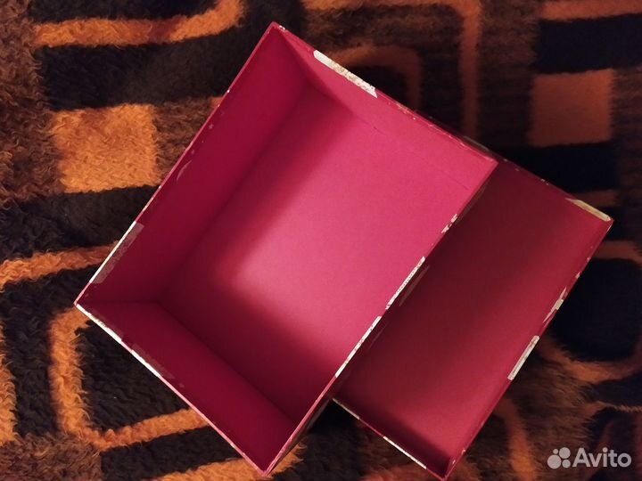 Коробка подарочная новогодняя