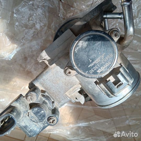 Дроссельная заслонка Toyota Ipsum ACM21