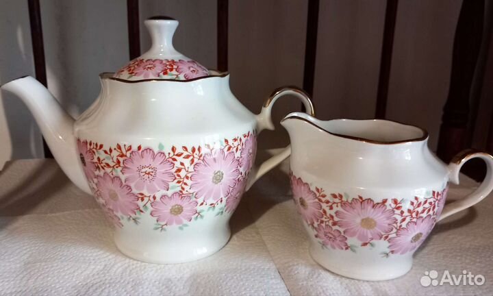 Чайник заварочный и молочник Рига