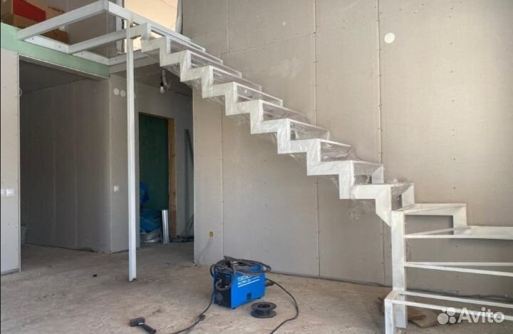 Лестницы на металлокаркасе для дома