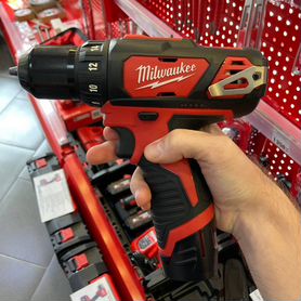 Аккумуляторная дрель-шуруповерт Milwaukee M12 BDD