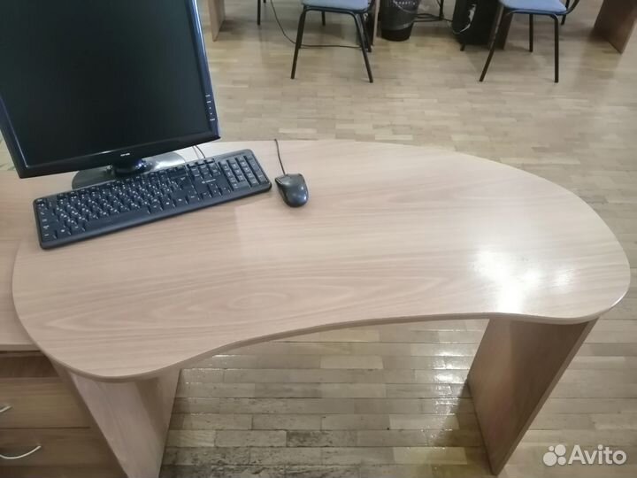 Письменный стол