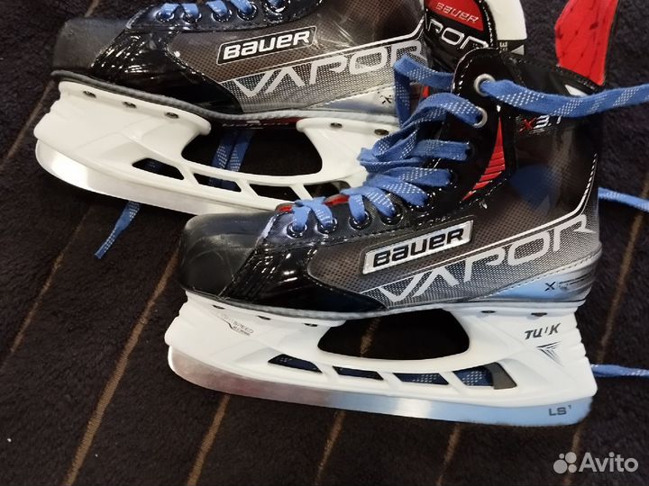 Хоккейные коньки bauer
