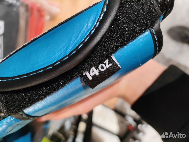 Боксерские перчатки