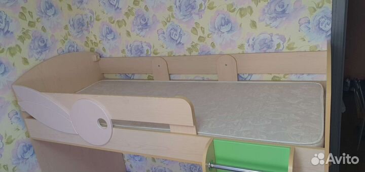 Детская двухярусная кровать