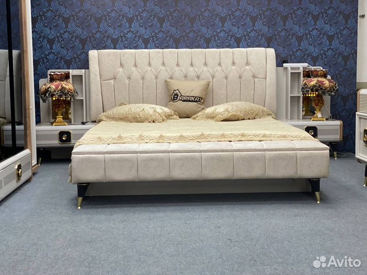 Спальный гарнитур