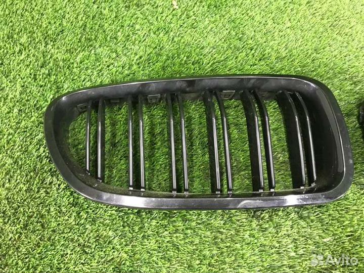 Решетка радиатора передняя Bmw 5 F10 N52B25 2011