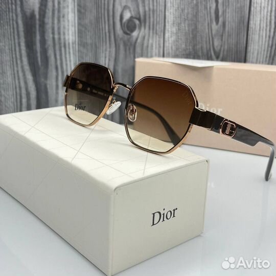 Солнцезащитные очки женские Dior:топ