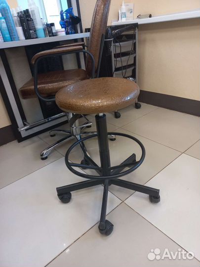 Парикмахерское кресло
