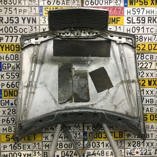 Капот Мерседес 124 с 1984 до 1992 дефект лака