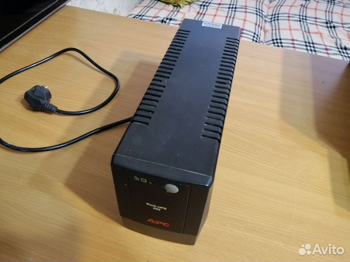 Ибп APC Back-UPS 650