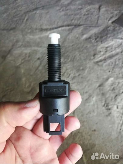 Датчик тормоза приора