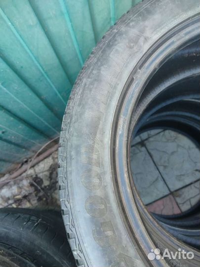 Goodyear UltraGrip 8 215/55 R17 98Y