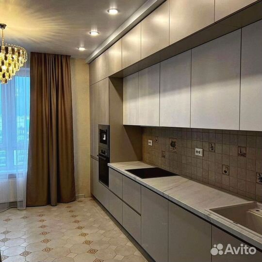 Кухня на заказ / Кухонный гарнитур Pragense