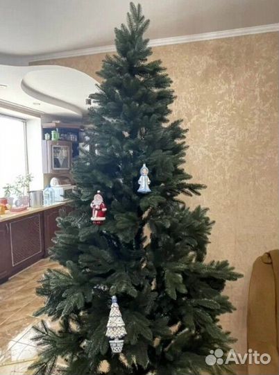 Искусственная ель литая 2,1 м (латекс)