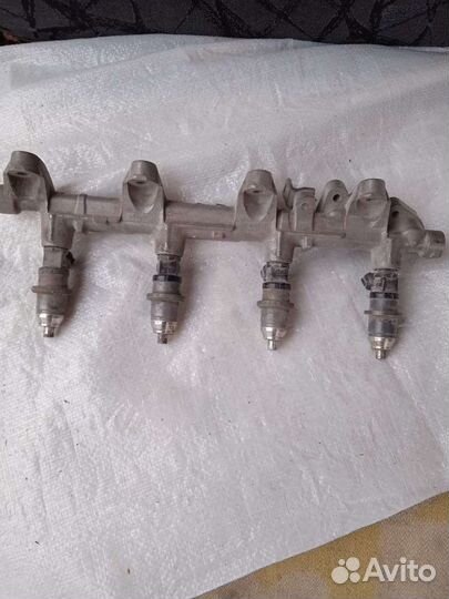 Топливная Рампа для Mitsubishi Carisma