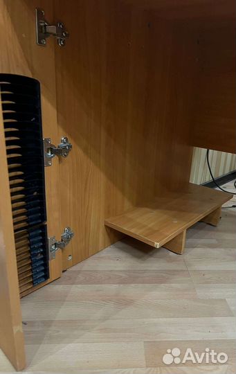 Компьютерный стол, угловой Captain Flint б/у