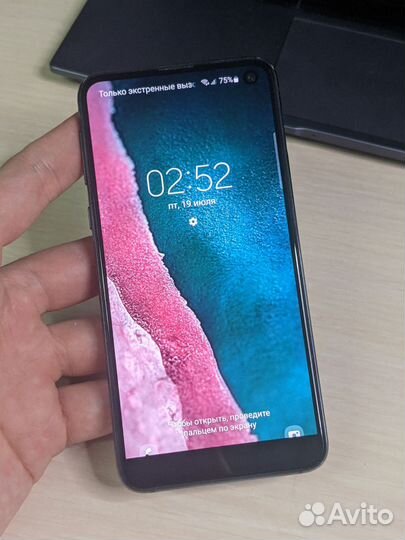 Samsung Galaxy S10e, 6/128 ГБ