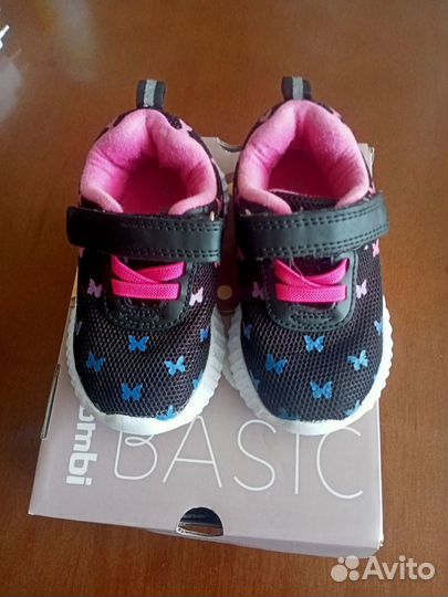 Кроссовки для девочки