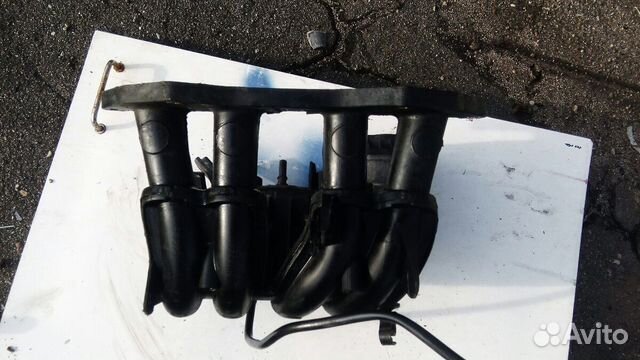 Пежо 206 1.4л Коллектор впускной