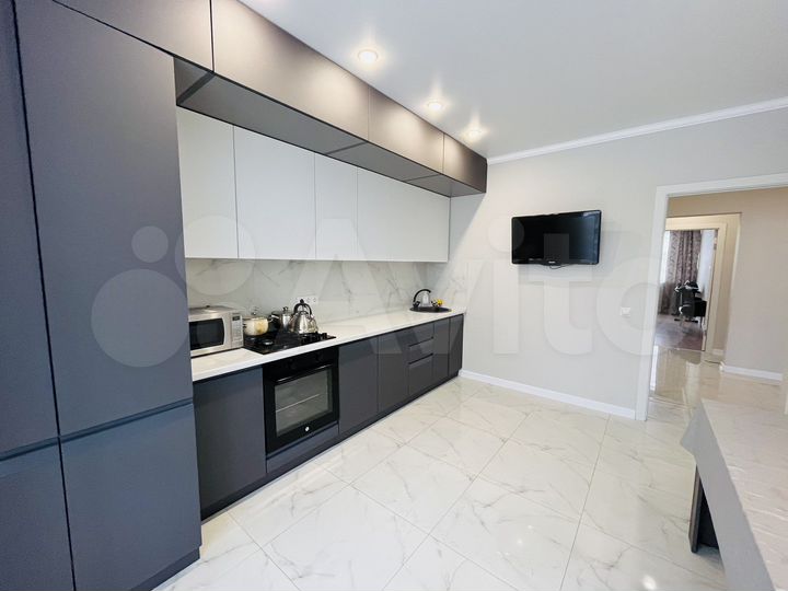 2-к. квартира, 70 м², 2/8 эт.