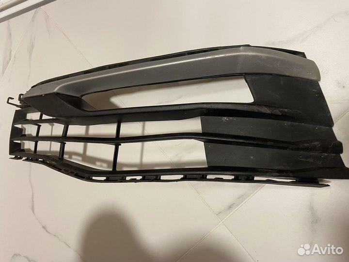 Решетка в бампер BMW g30 левая