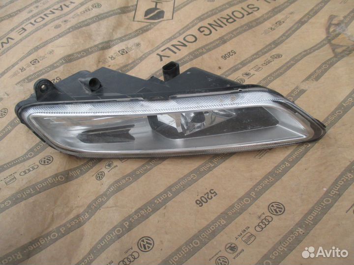 Фара противотуманная Volkswagen Passat B7