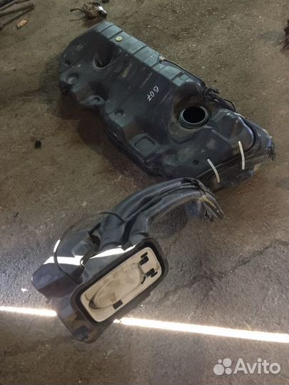 Бензобак Пежо 607