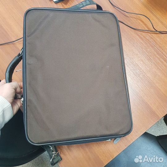 Портфель для ноутбука коричневый, размер 30 на 40