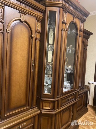 Шкаф сервант