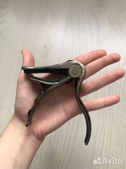 Каподастр для гитары