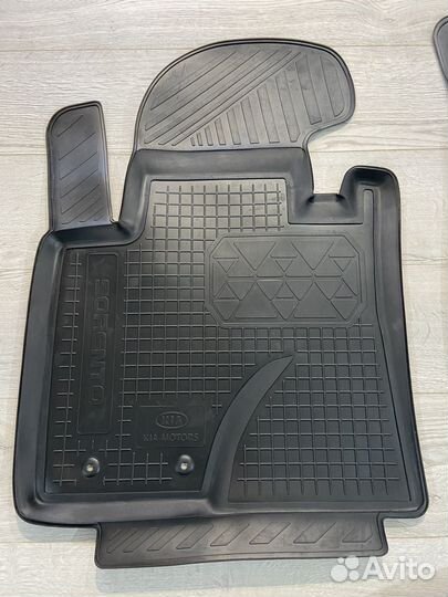 Оригинальные резиновые ковры Kia Sorento 2