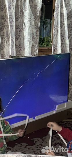 Продаю на запчасти, разбит экран