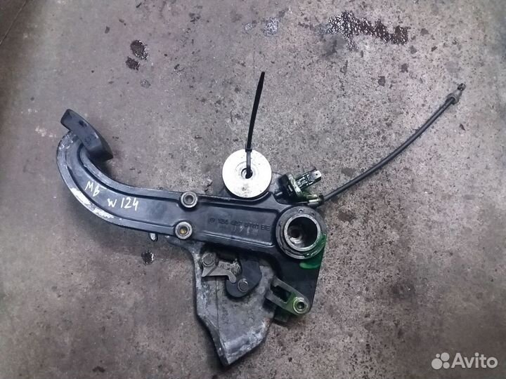 Педаль ручного тормоза W124