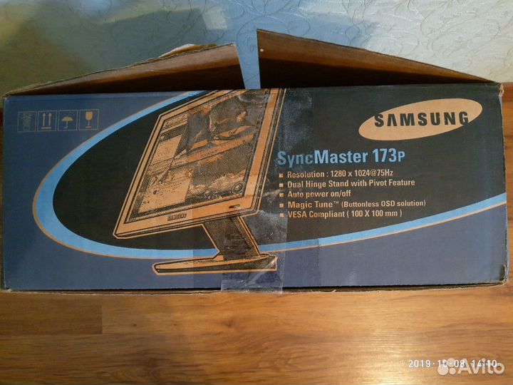 Монитор samsung