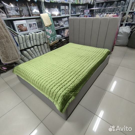 Стеганое велюровые покрывало