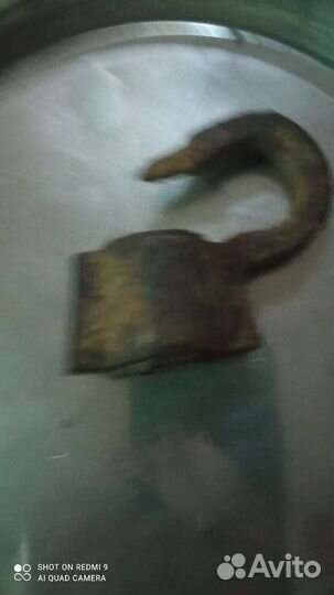 Навесной замок старинный