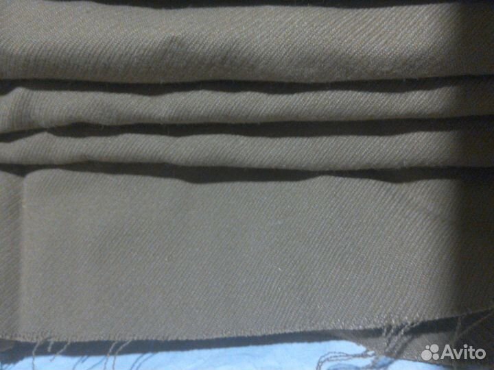 Ткань плательно-костюмная 4,72 метра и гобеленовая