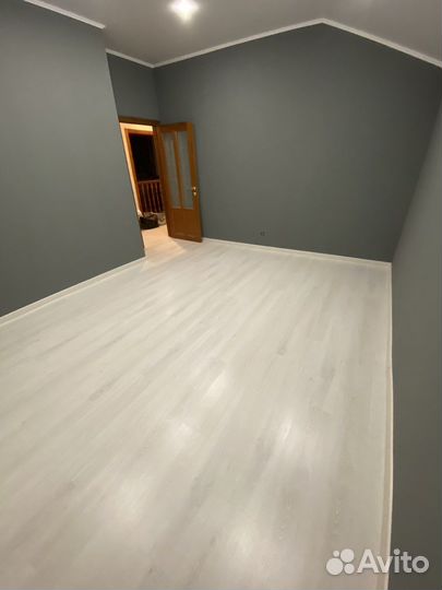 Укладка линолеума, ламината