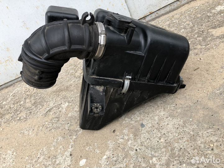 Корпус воздушного фильтра Сузуки Гранд Витара 3