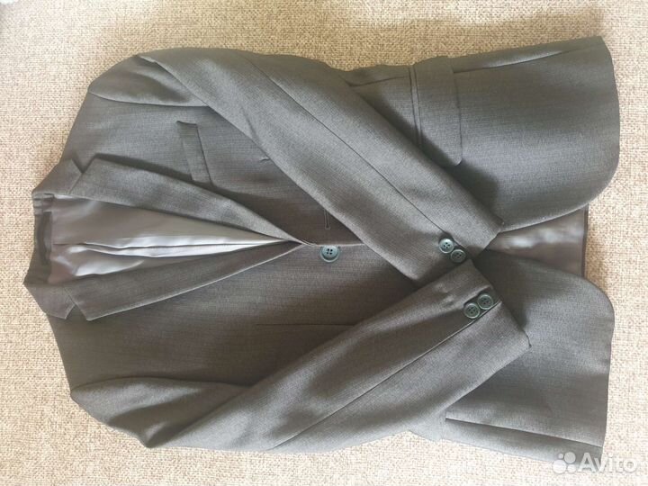 Школьный костюм для мальчика 146 серый