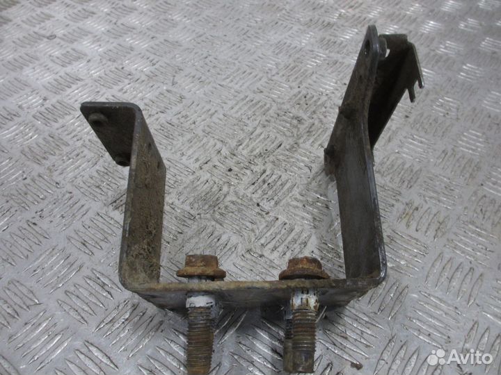 Кронштейн Volvo 22160659