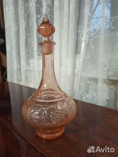 Графины цветное стекло, тонкое стекло. Винтаж