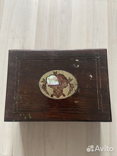 Деревянная шкатулка старая