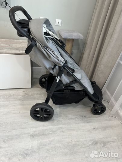 Прогулочная коляска joie litetrax 4