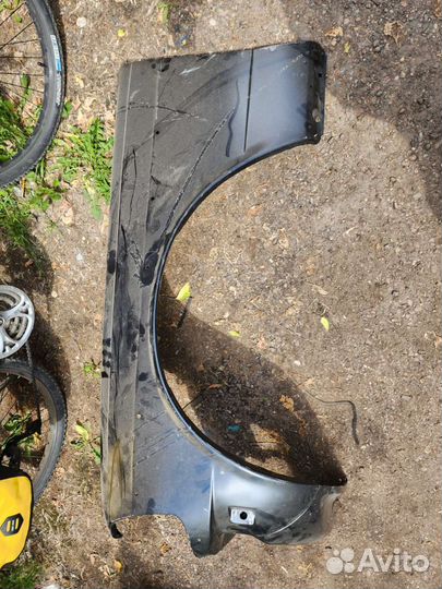Крыло переднее Мерседес Бенц W123