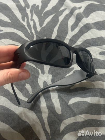 Солнцезащитные очки разные