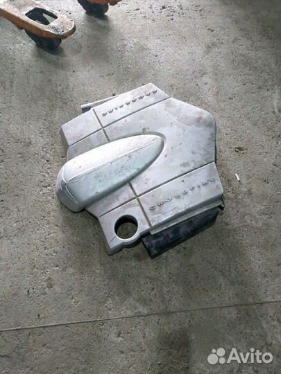 Крышка двигателя декоративная (Chrysler Crossfire)