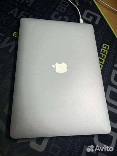 Apple macbook pro 13 M1